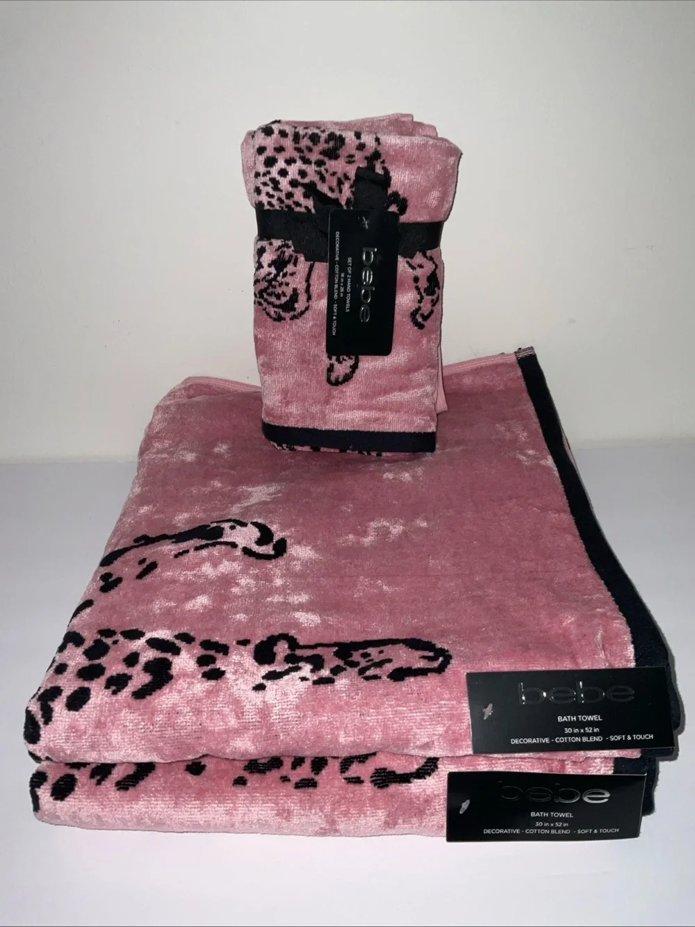 BEBE REVERSIBLE PINK BLACK LEOPARD 4pc. 2 BATH 2 HAND COTTON VELOUR TOWELS NWT